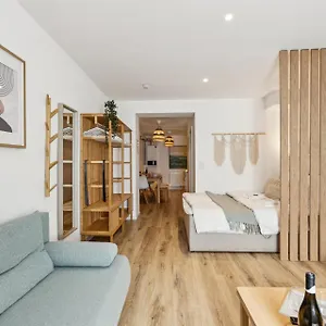Apartment Gemuetliches 2 Ambient Mit Queensize-bett , Etagenbett& Schlafsofa In Alsternaehe